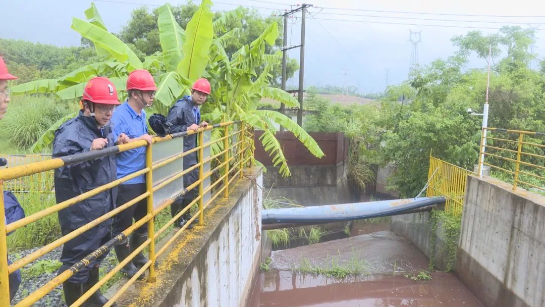 郭风芳率队到石碌铁矿检查防风防汛工作